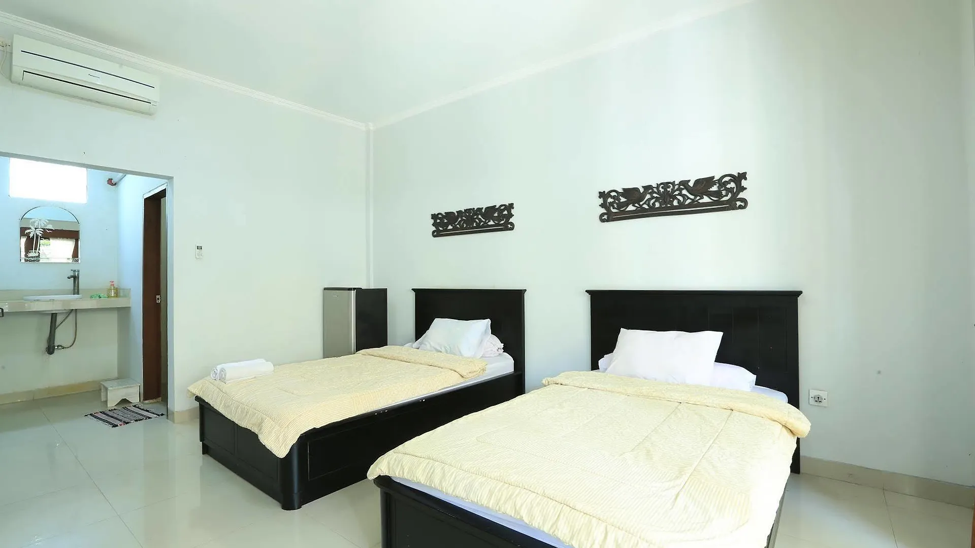 Hotel Reddoorz @ Kartika Plaza 3 Guest House Kuta