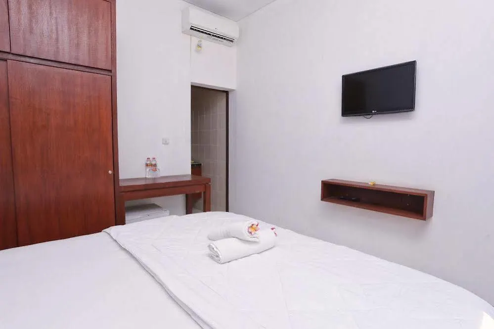 Reddoorz @ Kartika Plaza 3 Guest House Kuta  Hotel