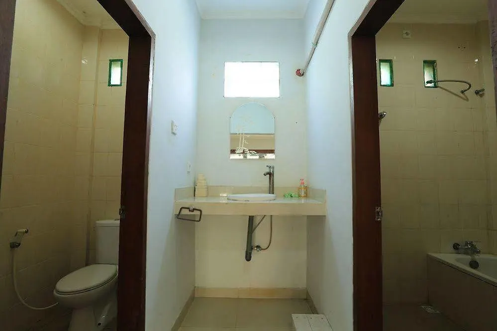 Hotel Reddoorz @ Kartika Plaza 3 Guest House Kuta